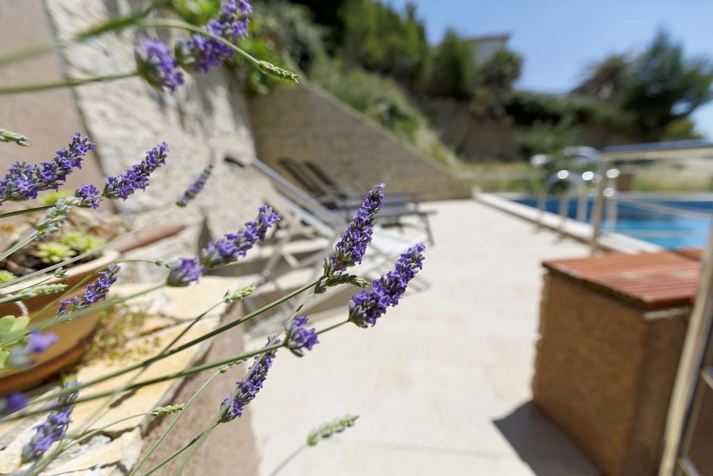Apartments Sara & Nina Omiš Exterior foto